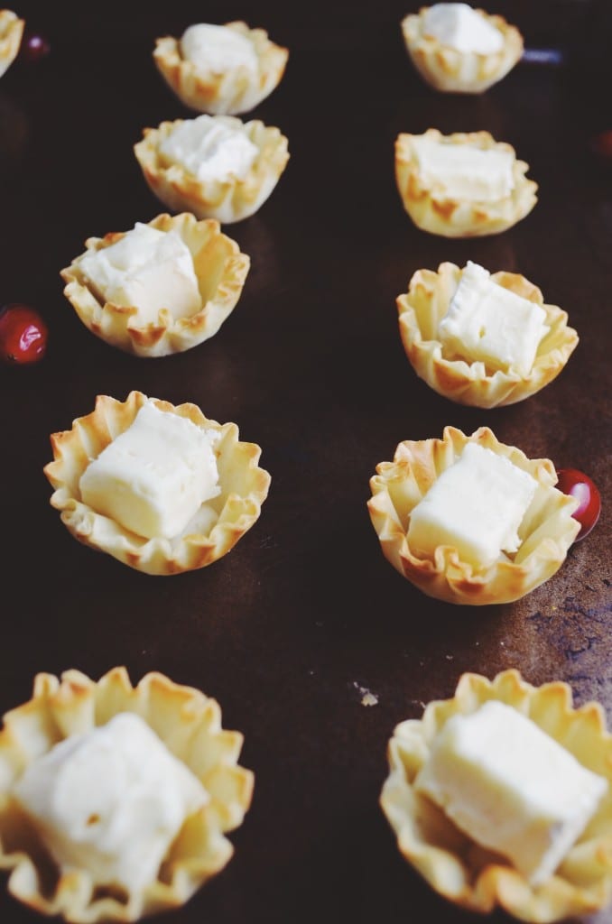 Phyllo Cups with Brie and Jalapeño Cranberry Chutney