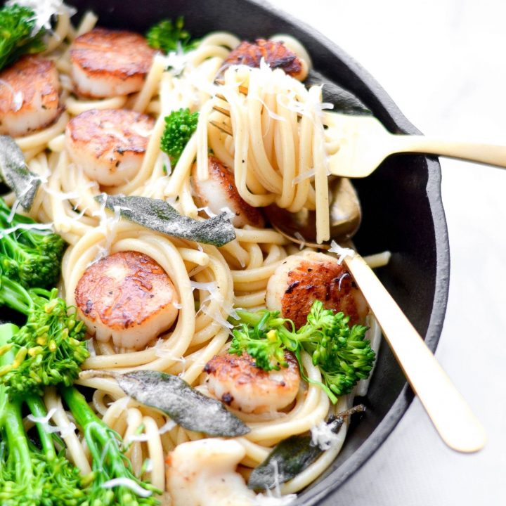 Brown Butter Bucatini With Scallops and Broccolini