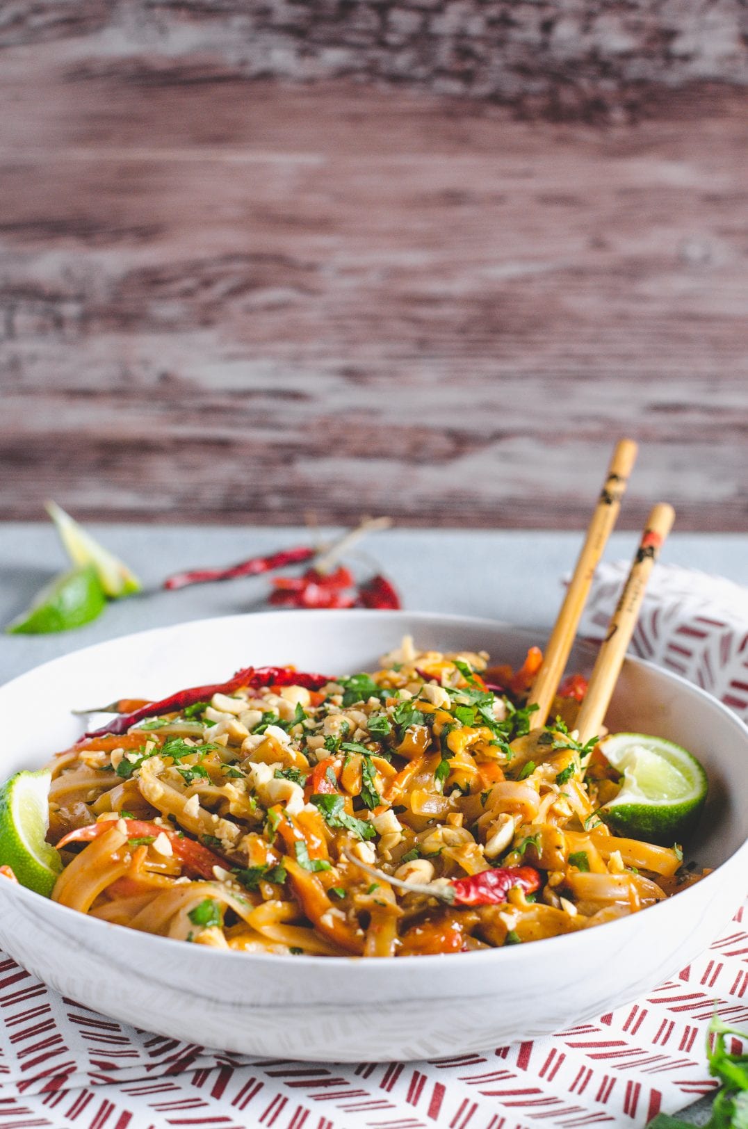 Easy Spicy Chicken Pad Thai My Modern Cookery