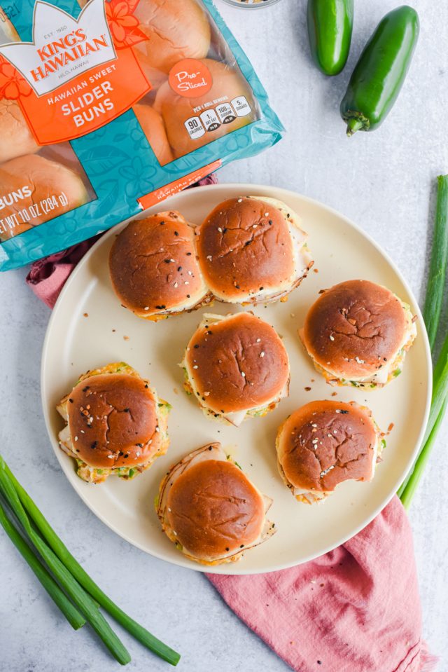 Cheesy Chicken Jalapeño Popper Sliders My Modern Cookery